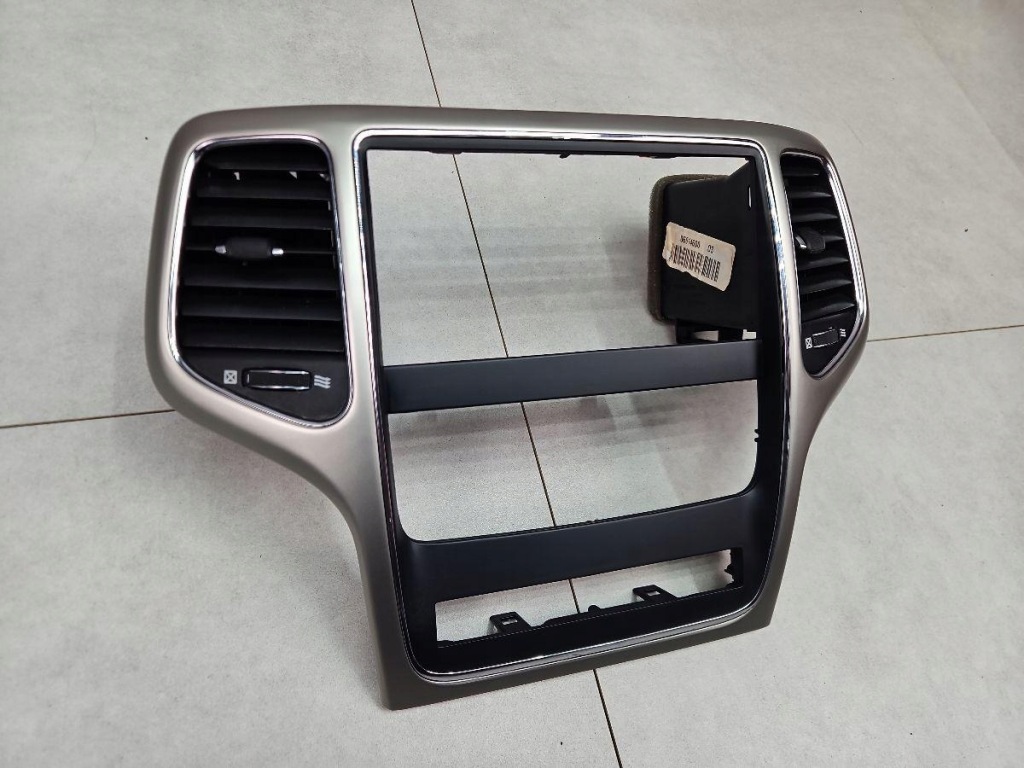 фото №2, Jeep grand cherokee iv wk2 10- рамка радио решётки обдув