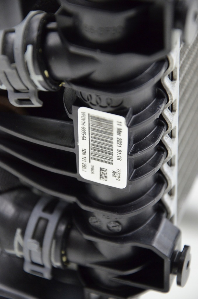 Audi оригінальний номер 5q0121253j радіатор, система охолодження двигуна Оригінал