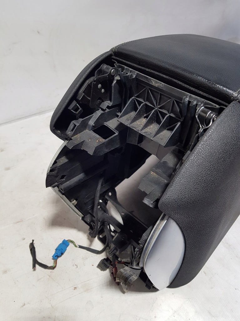 фото №6, Подлокотник mercedes w251 туннель