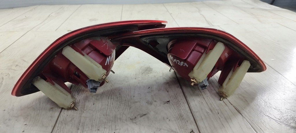 фото №8, Mazda 3 iii bk лампа кришки задня ліва права пара комплект лампи