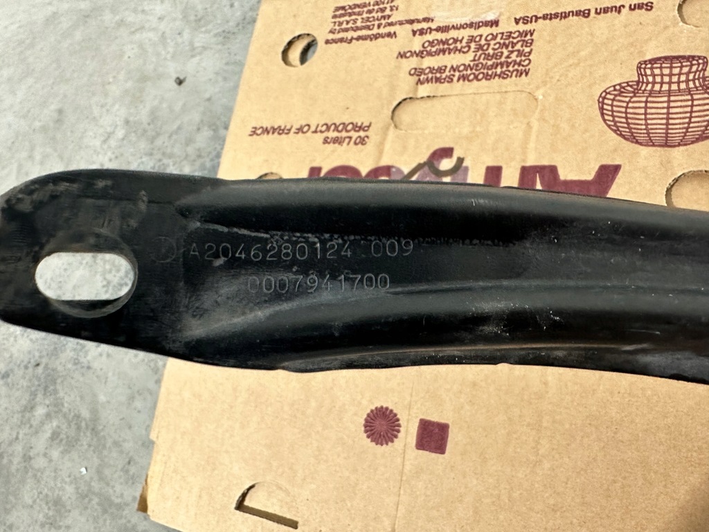 фото №5, Mercedes w204 кронштейн жабо a2046280124