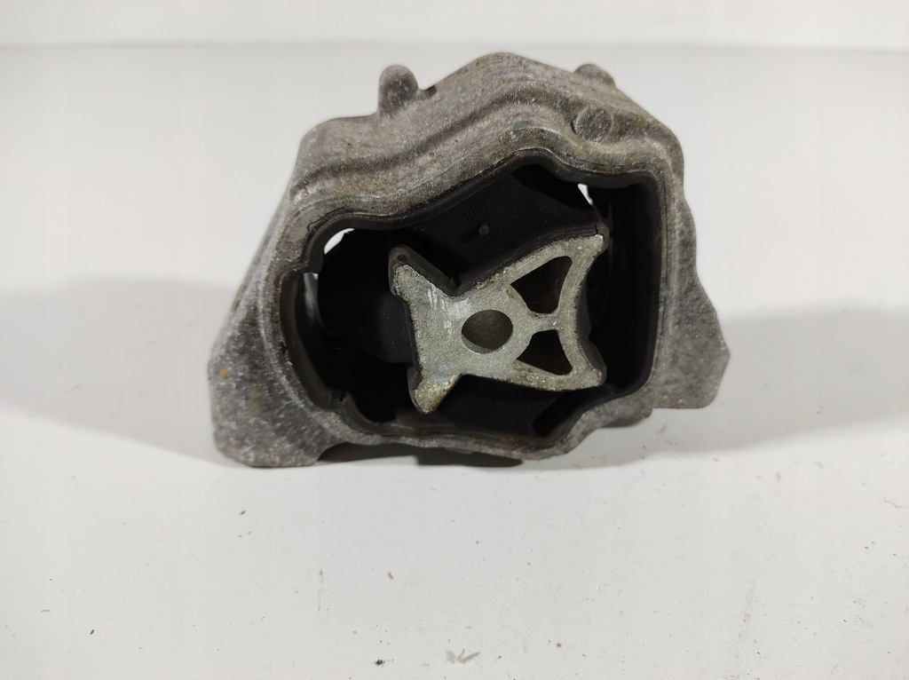 фото №15, Volvo v60 13r- подушка коробки передач