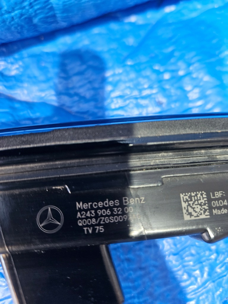 Купити Mercedes eqa, eqb w243 - лампа, накладка drl a2439063200