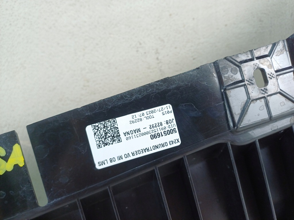 фото №11, Молдинг решётка бампера защита поперечина mercedes eqb x243 a2438855100 a243885540