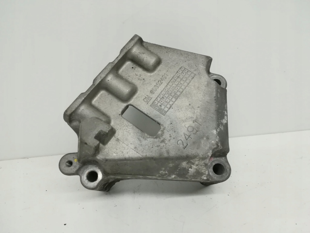 фото №1, Chevrolet aveo t300 96852491 кронштейн двигуна 1.2 2011-