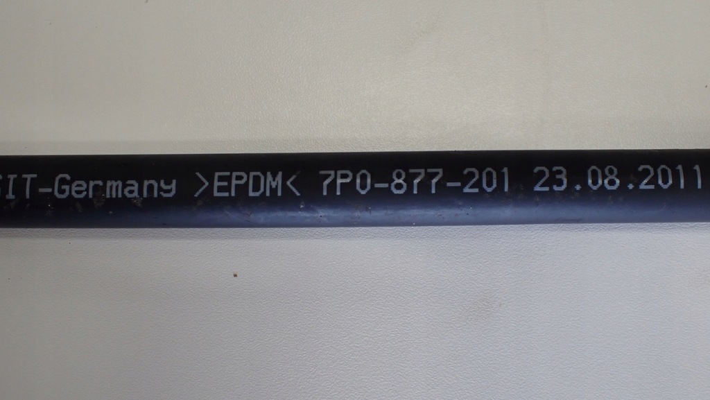 фото №1, Porsche cayenne ii молдинг багажника