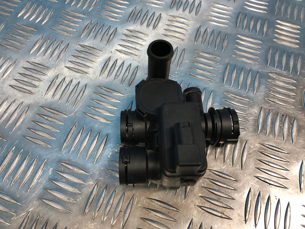 фото №1, Mercedes w211 w219 электроклапаны отопителя клапан