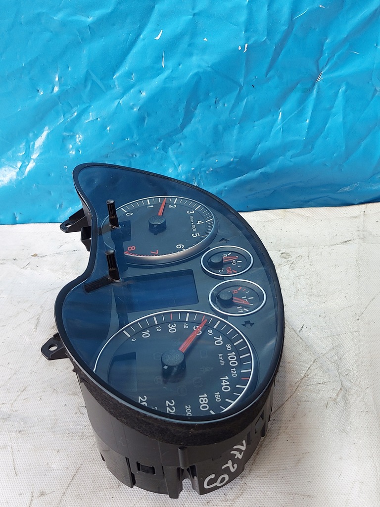 фото №9, Счетчик приборная панель a3 8p 1.6 b 8p0920930j