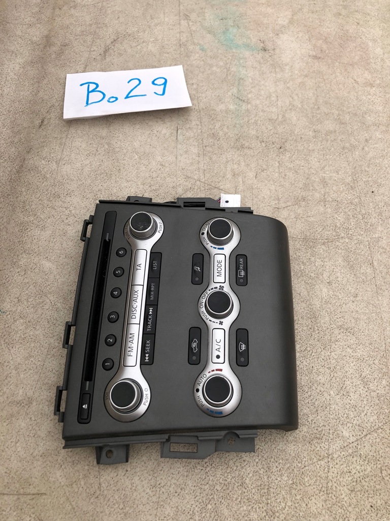фото №1, 1tj2a210134 nissan murano панель кондиционера радио