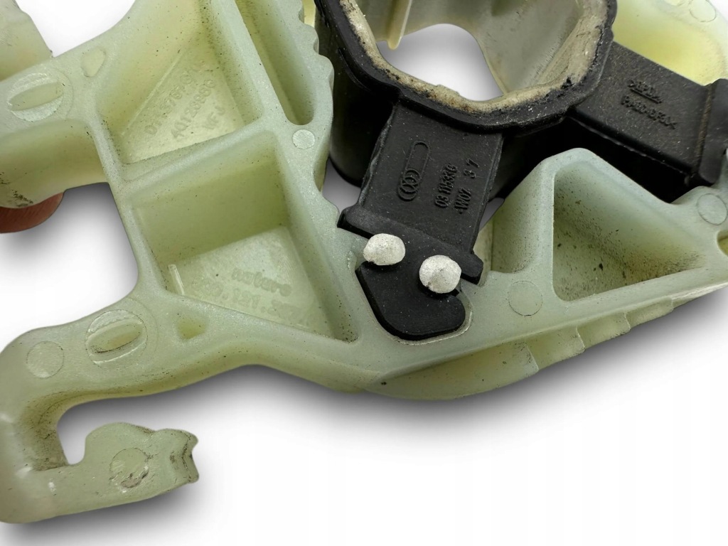 Seat ateca 2024 держатель / кронштейн радиатора Недорого