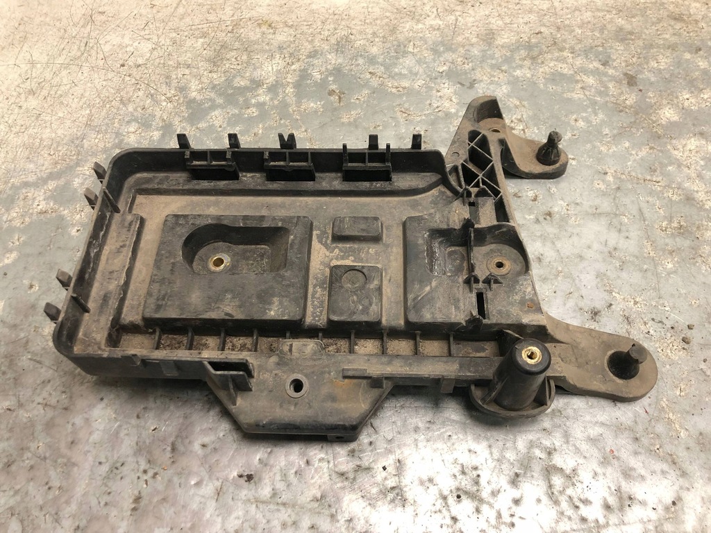 фото №1, Основание аккумулятор seat leon ii 1k0915333c