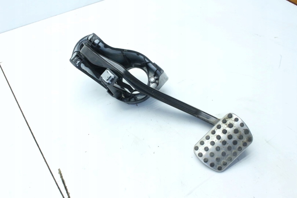 Купити Педаль гальма a2042902101 mercedes glk x204