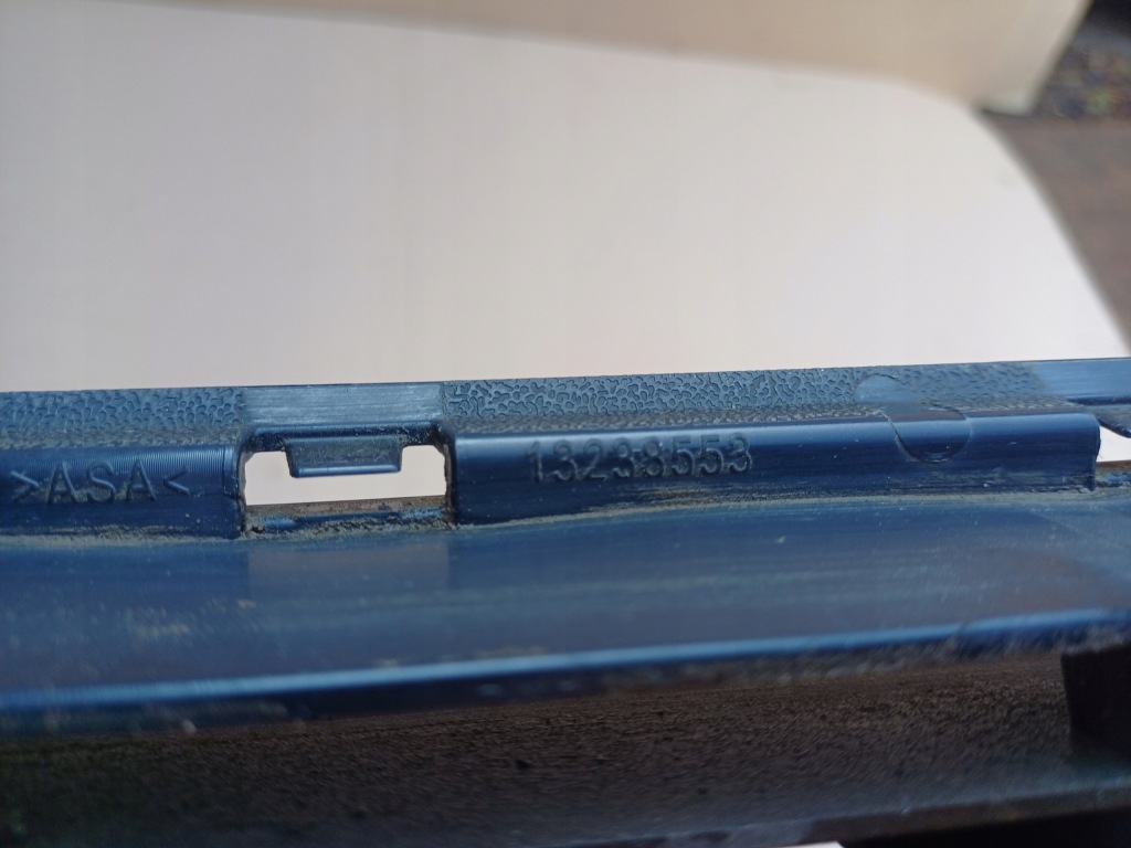 Решётка бампера opel astra h рестайлинг  nr. 13238553 Цена