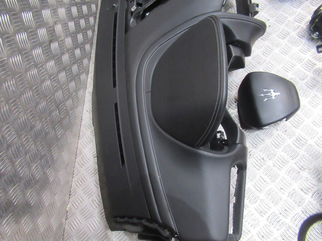 фото №5, Maserati levante приборная панель консоль ремни подушка безопасности кожа оригинал