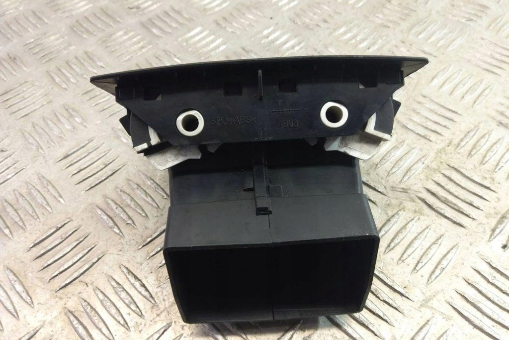 фото №9, Задня решітка вентиляційна skoda octavia i 1u2 1z0819203 1.9l дизель 1999