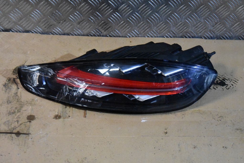 фото №1, Idealna лампа задняя правая porsche cayman boxster 718 982 1