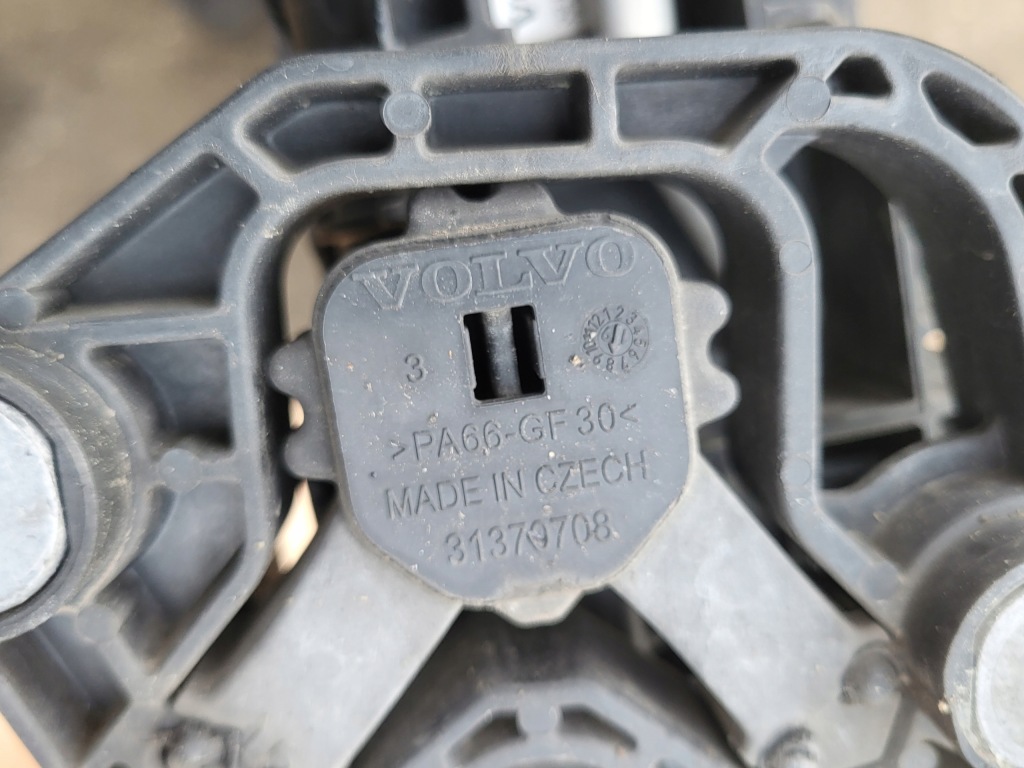 Радіатор води кондиціонера рамка кронштейн volvo xc60 2 2.0 d mild hybrid Ціна