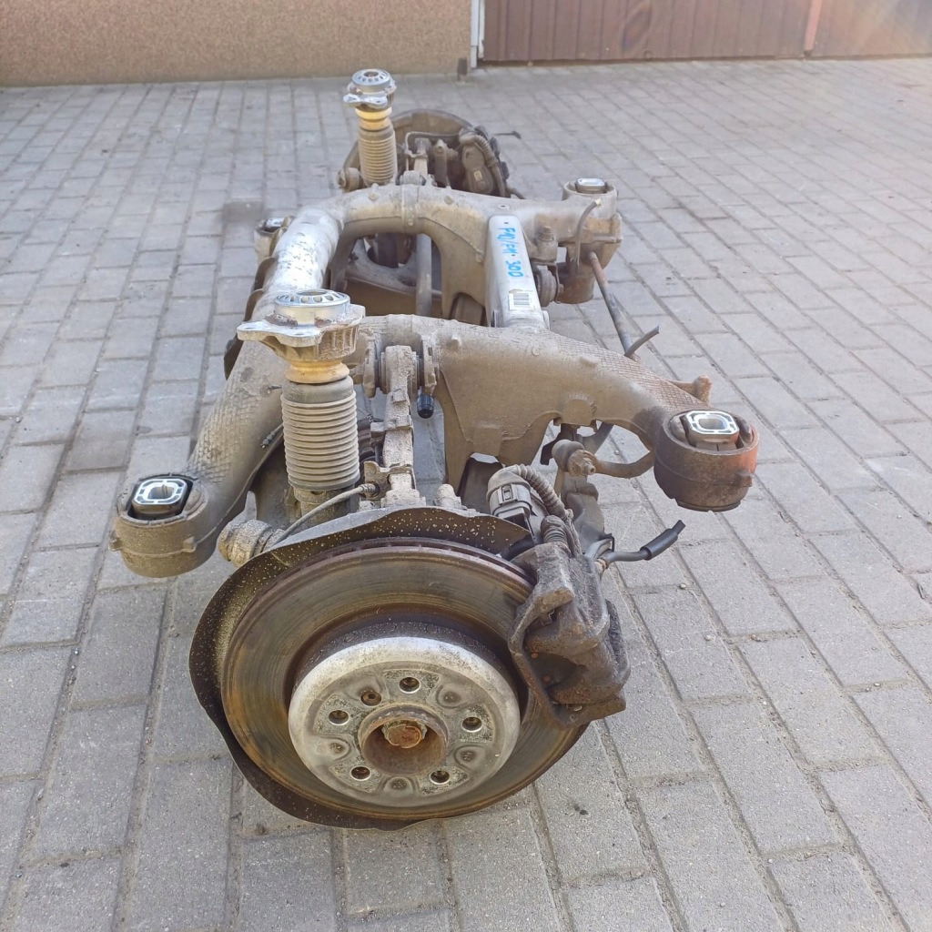 фото №5, Bmw f11 3.0d подрамник подрамник задняя комплект