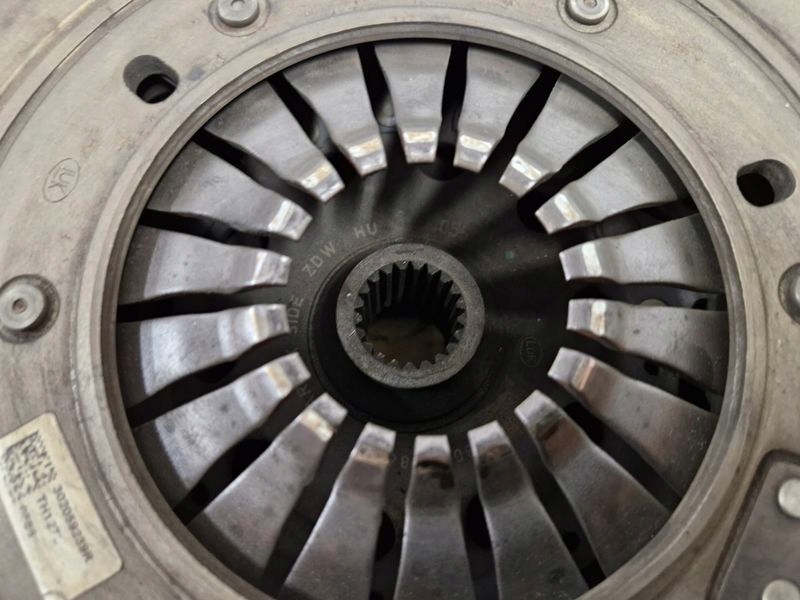 Renault trafic 3 3 зчеплення диск притиск колесо двомасовий 123101516r в Україні