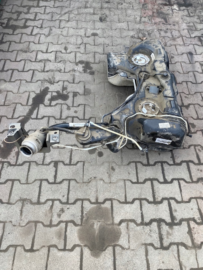 фото №1, Audi q3 8u 1.4 fsi бак пального bak насос