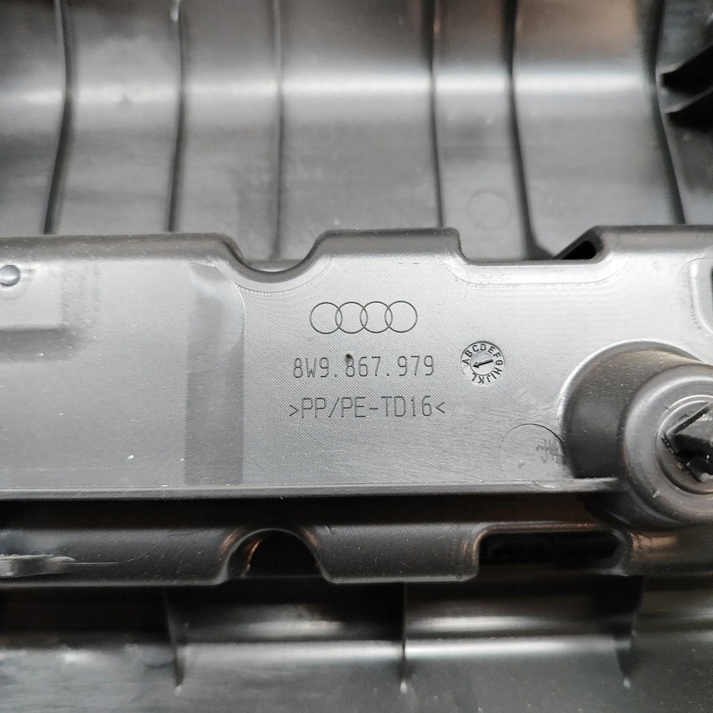 фото №5, Audi a4 s4 b9 8w 2017 обшивка / обивка задний крышки багажника