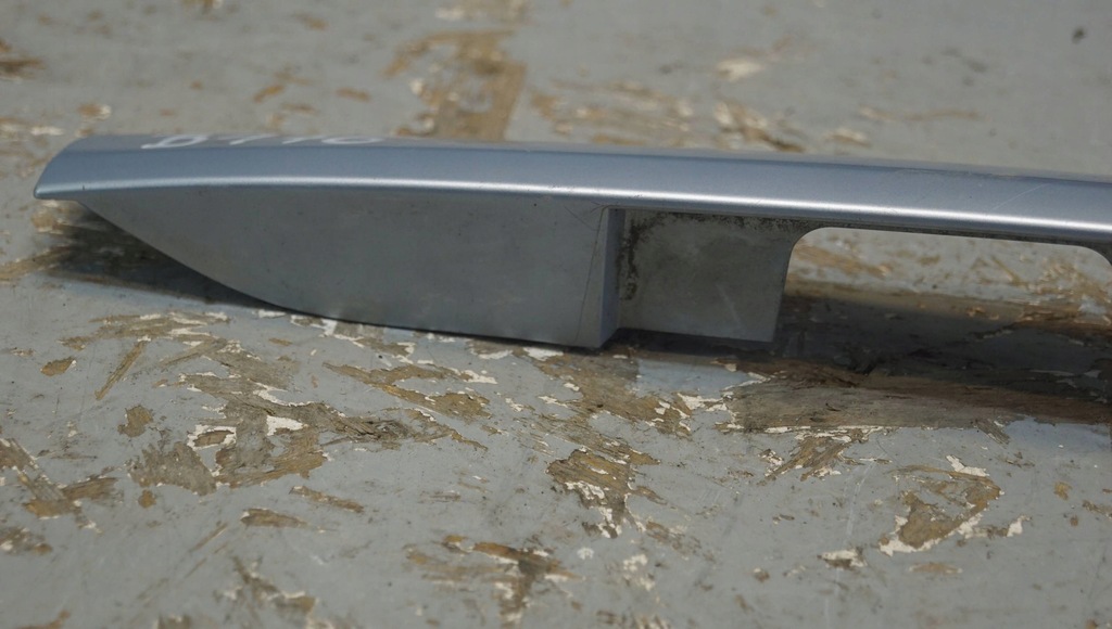 фото №8, Toyota auris накладка крышки задняя 76801-02250 b176