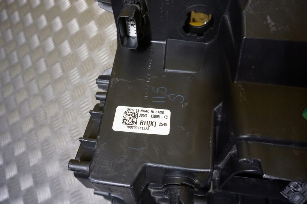 Ford explorer рестайлинг  u502 2016 - фара фара full led серебристая правая америка в Украине