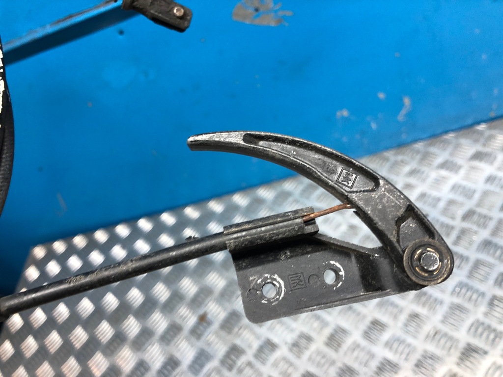 фото №2, Mercedes sl r129 трос капот ручка