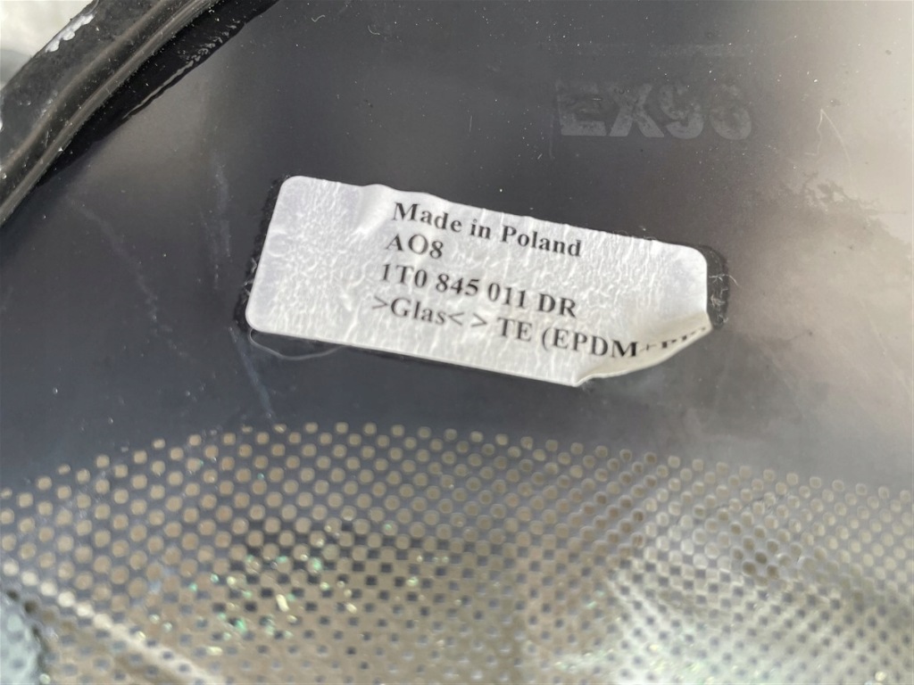 Стекло передок  передняя под датчик 1t0845011dr vw touran 1t рестайлинг  10-15r 11 Оригинал