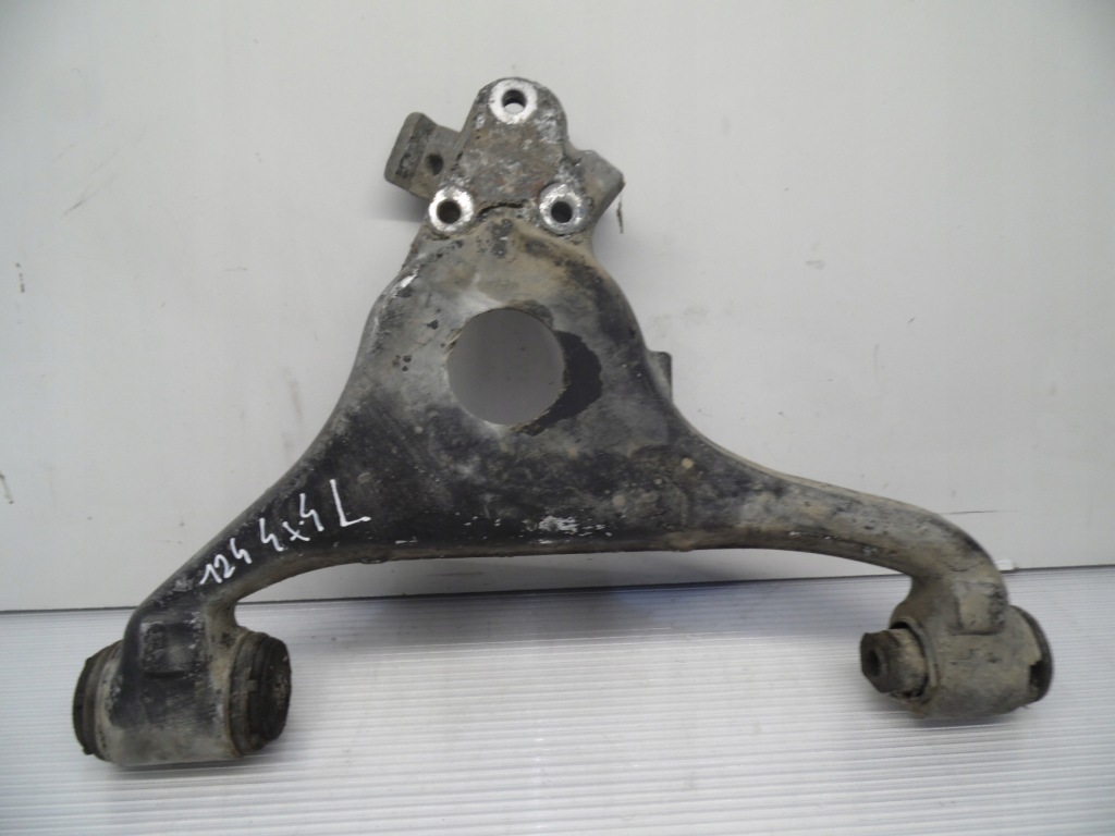 Купить Рычаг левое  перед mercedes w124 4 matic