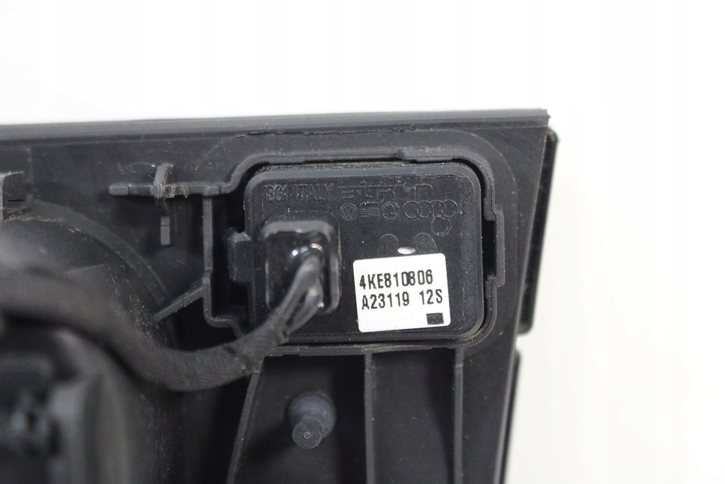 фото №10, Audi e-tron крышка разъём разъём зарядки 4ke810002 4ke810394 4ke810806