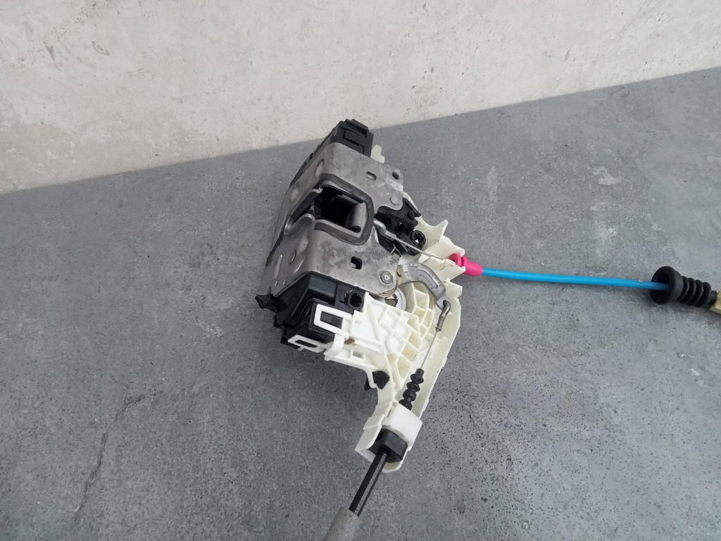 фото №5, Замок дверь правый задняя mercedes a2047302735