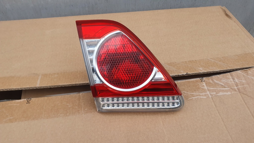 фото №1, Toyota corolla e15 lift лампа задня ліва w кришка