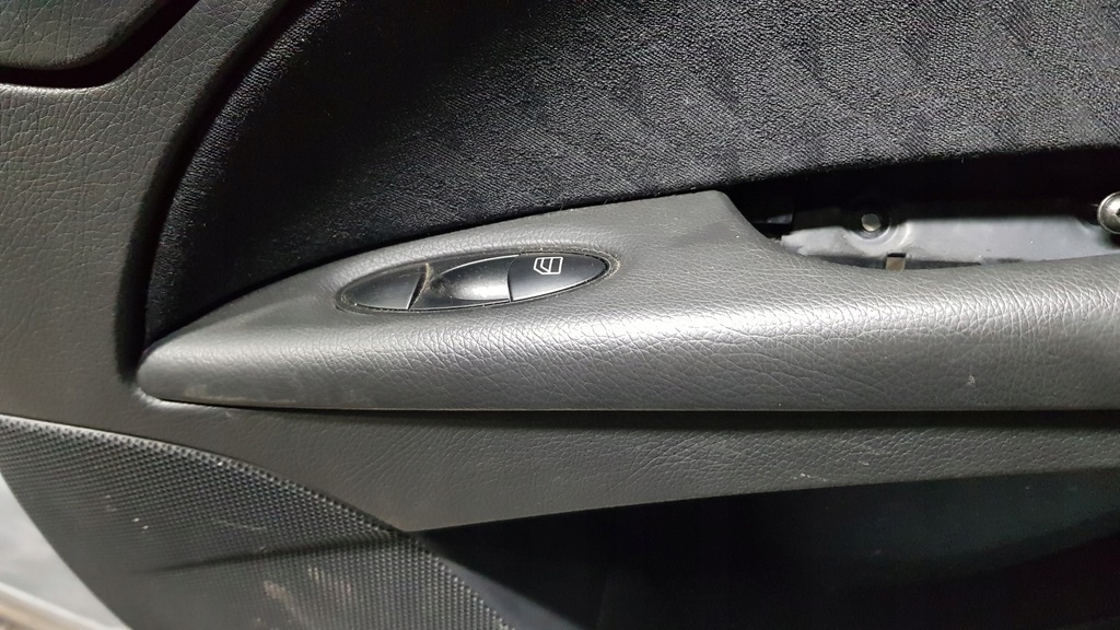 фото №12, Mercedes w211 обшивка дверь правый задняя версия pod ролета