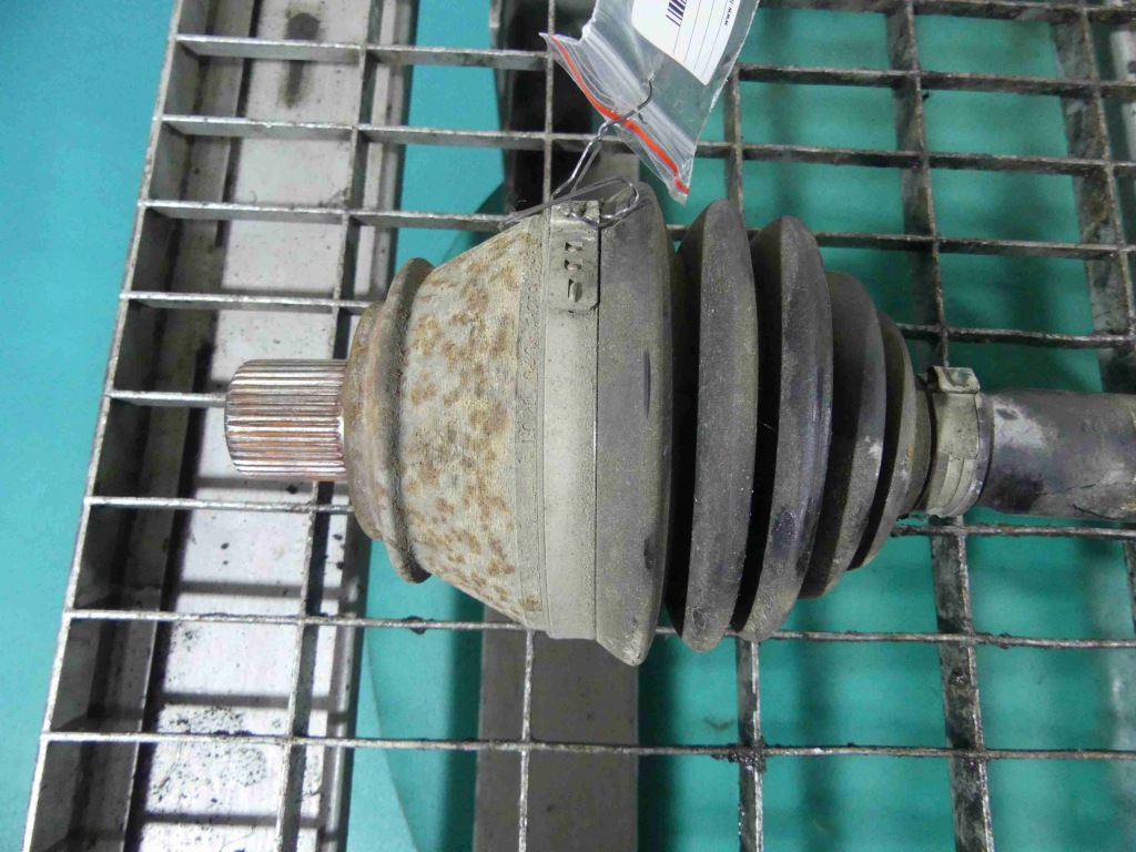 Приводной вал левая перед audi a6 c6 3.0 tdi quattro Цена