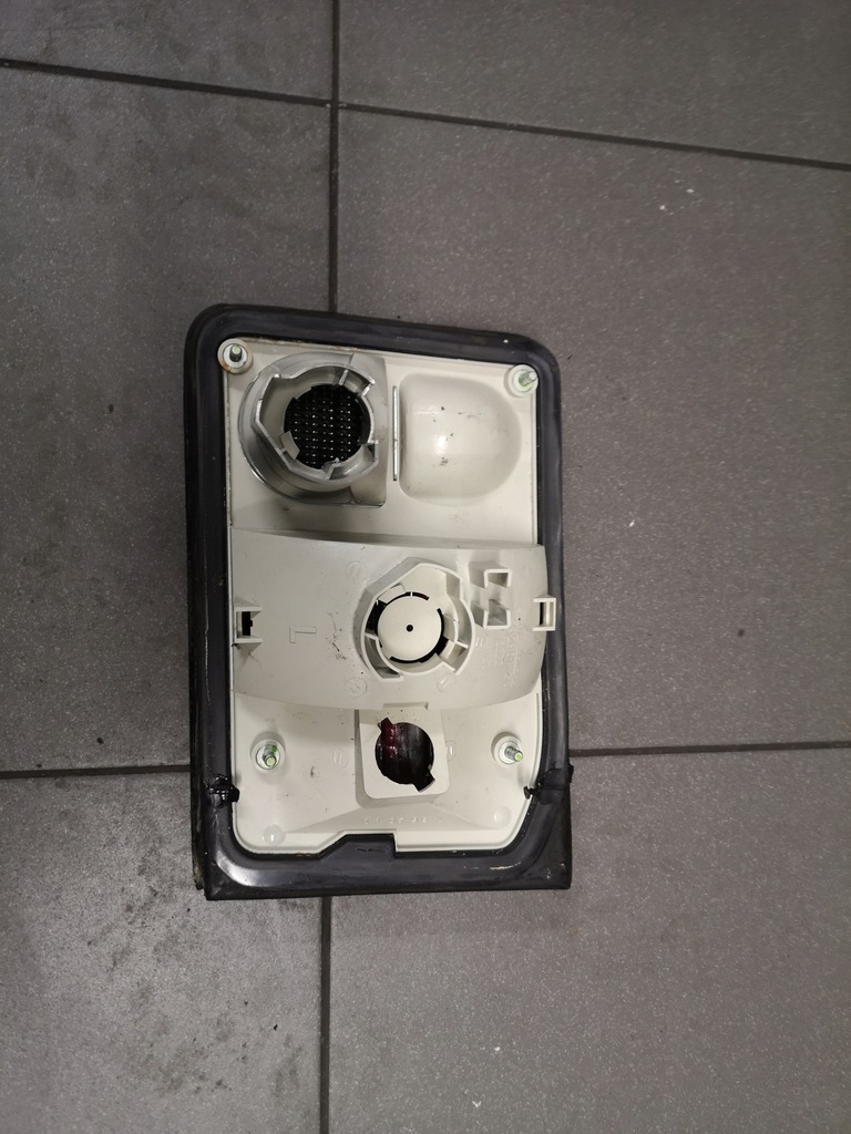 фото №10, Лампа лівий задня w кришка audi a8 d2 4d0945093