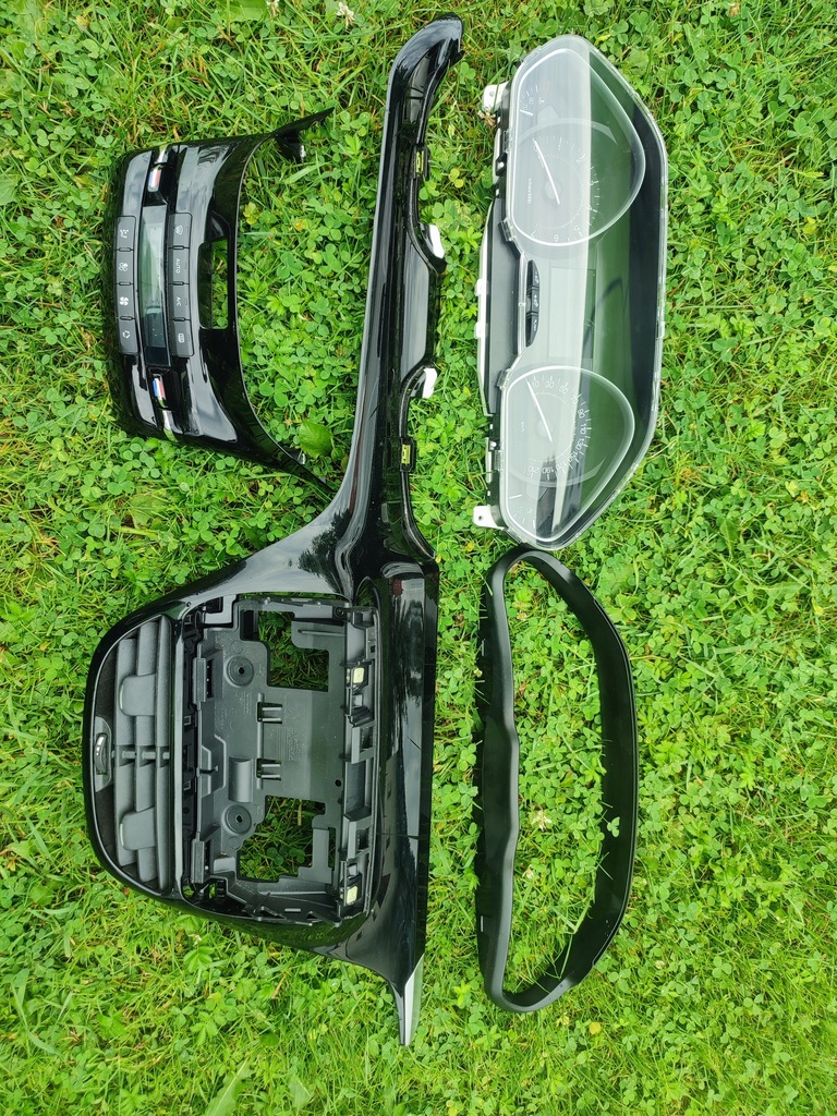 фото №1, Peugeot 208 молдинг декоративна ,панель кондиціонер, лічильник