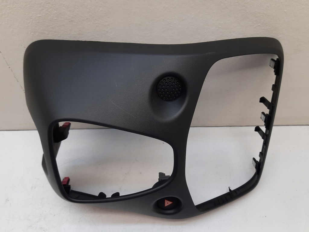 фото №4, Toyota aygo ii c1 108 рамка радіо панель середній