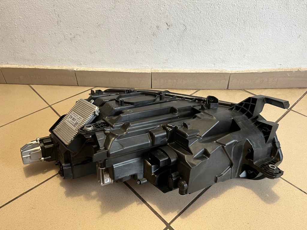 фото №16, Skoda оригинальный номер 5e4941016a лампа