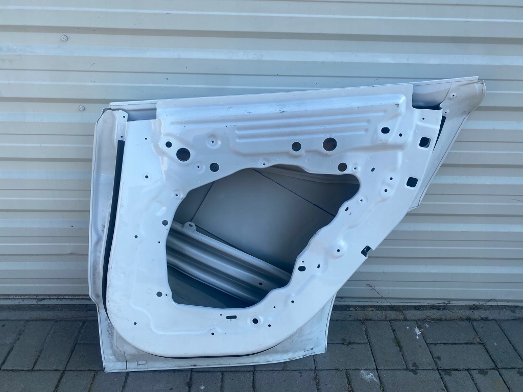 Купить Дверь правый задний  правое задние tesla model y eu