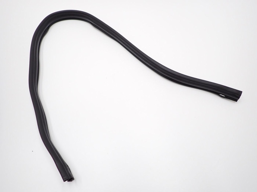 фото №1, Прокладка гумовий елемент жабо оригінал volvo v40 ii 15r