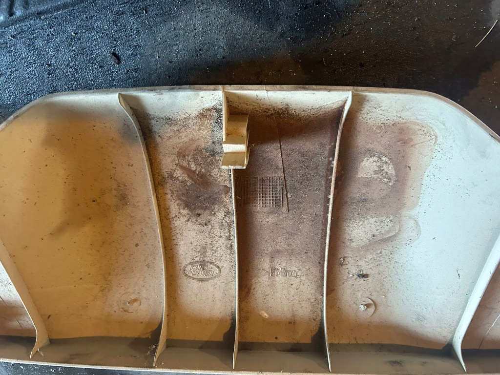 Накладка верхний пластик накладка крышки багажника range rover l322 в Украине