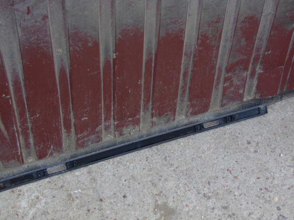 Молдинг дахова дах права mercedes ml w166 Зі Шроту