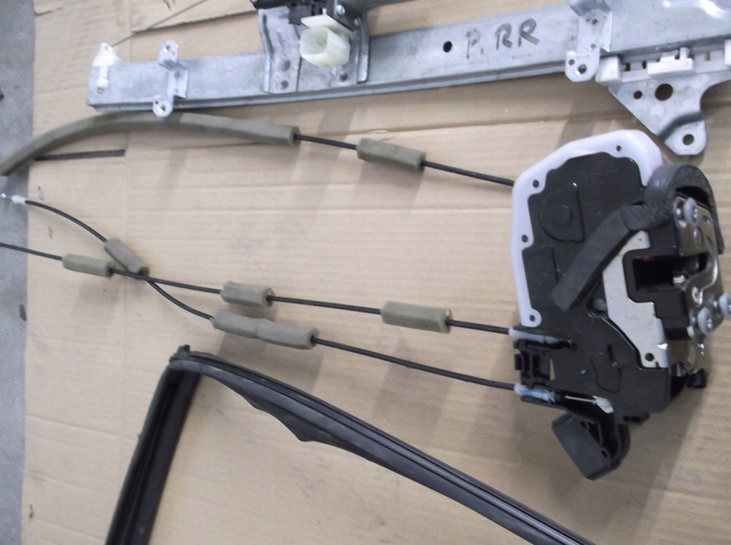 фото №5, Murano z52 15- двері перед праве ручка замок трос основа