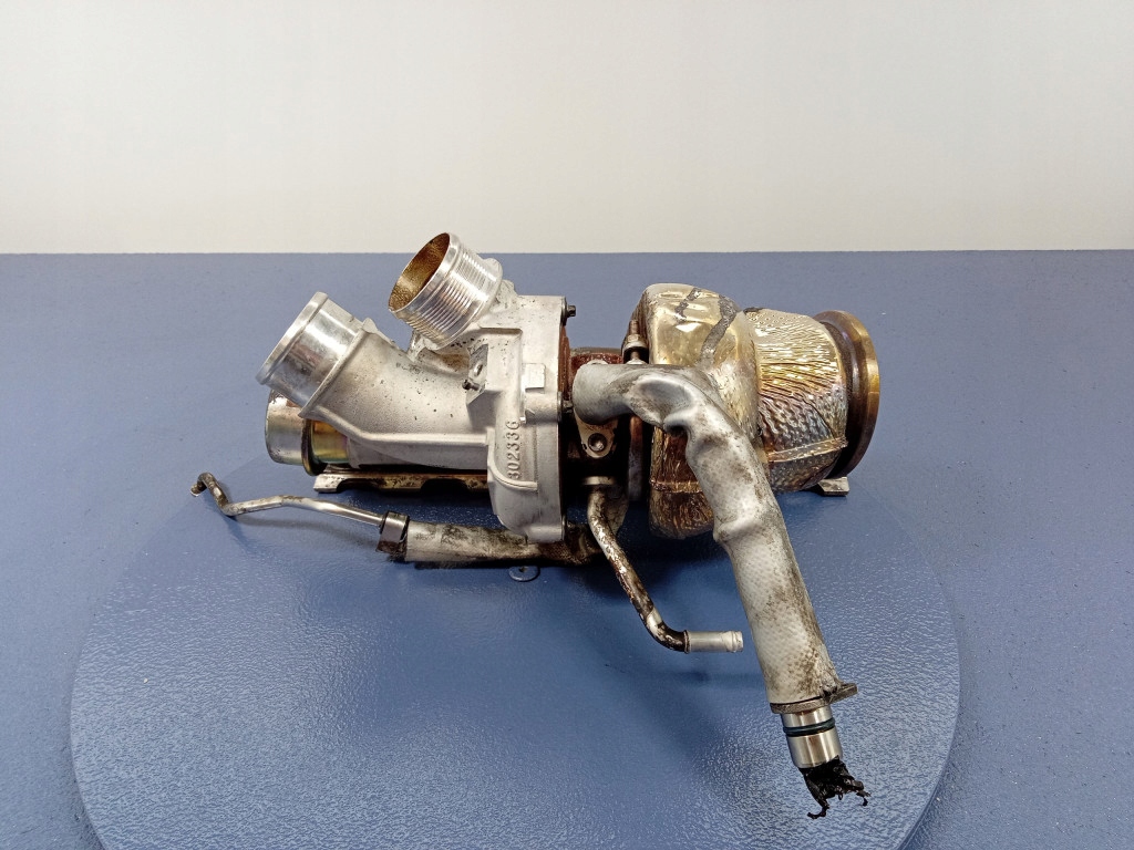 Bentley bentayga 6.0 w12 608km турбонагнетатель 07p145722h с Разборки