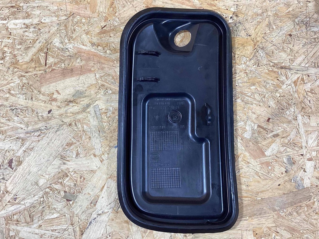 фото №1, Porsche macan 95b правая заглушка решётка перед 15-