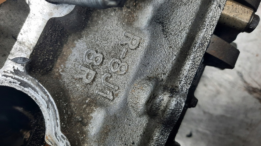 фото №10, Головка двигателя r-8j1 nissan quest 3.5b v6 241km