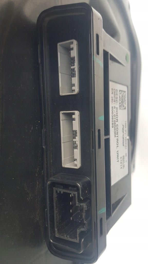 фото №2, Захист, модуль керуючий двері tesla model s