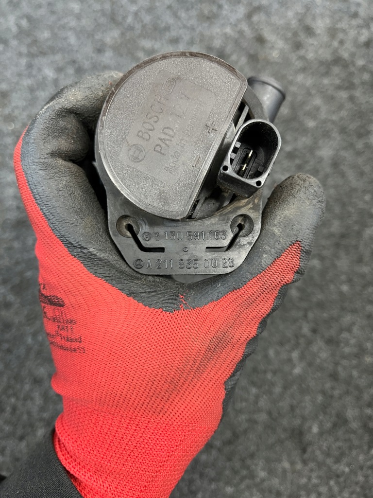 Моторчик циркуляция воды mercedes ml w164 3.0 cdi a2118350028 Оригинал