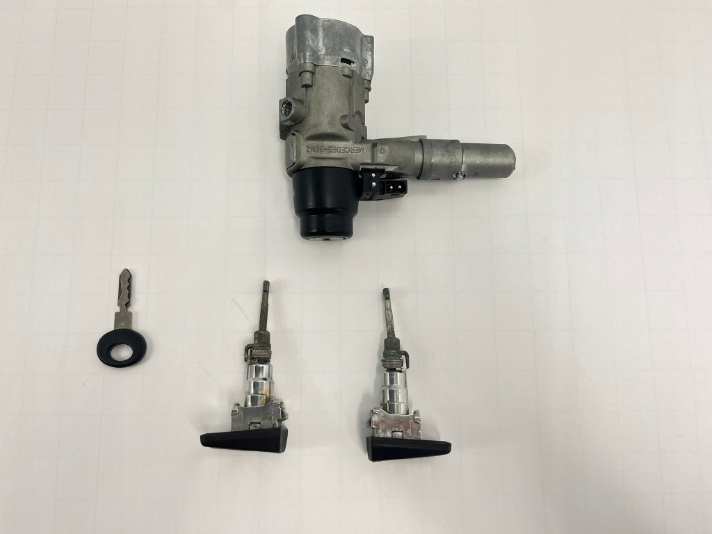 фото №1, Комплект замок запалювання вкладиші двері ключ mercedes w124 1244600304 оригінал